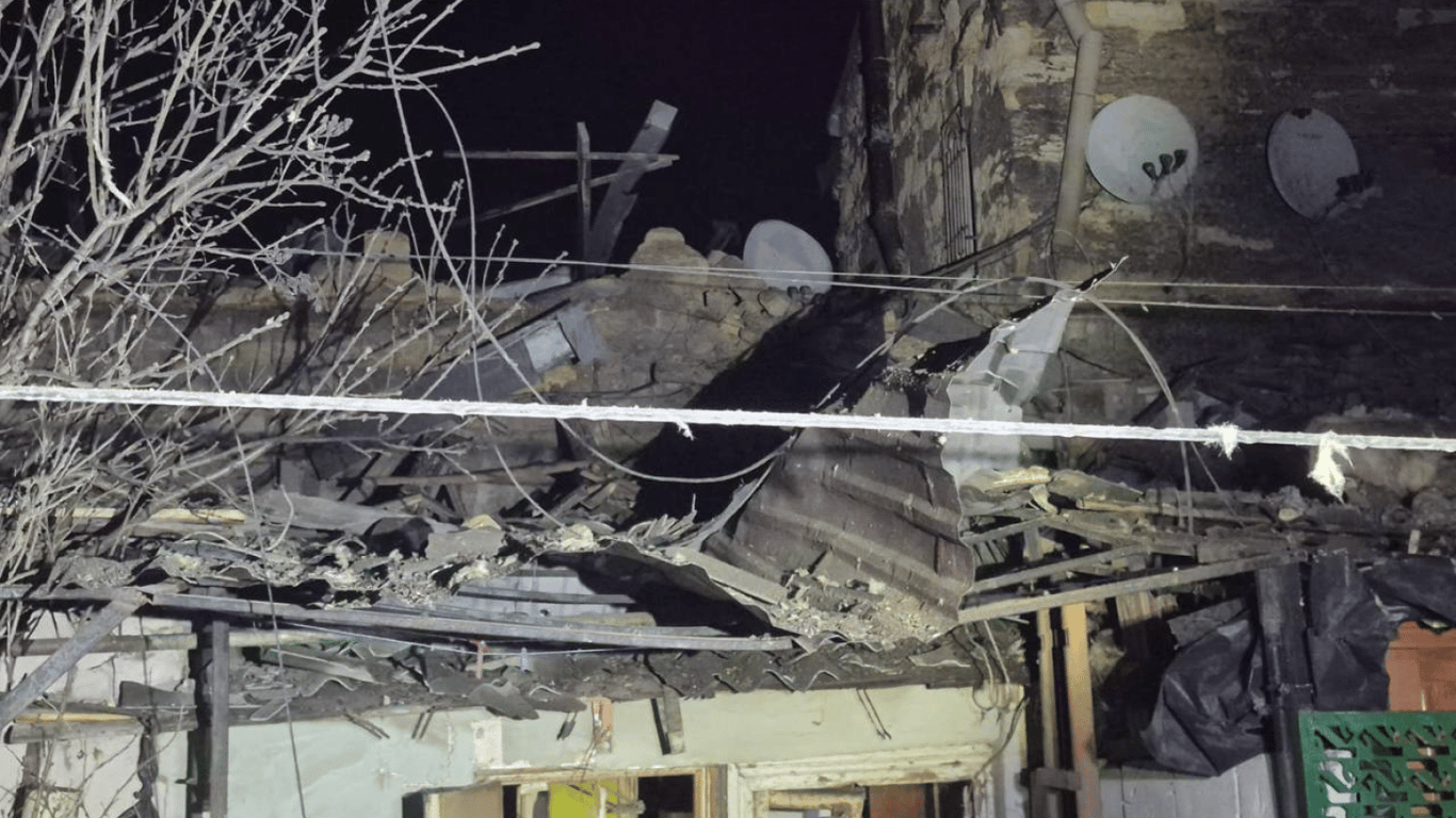 Ночной удар по Одессе: беспилотники повредили объекты в городе, есть пострадавшие