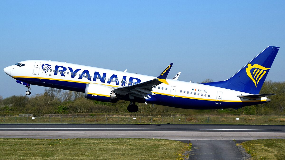 Ryanair открывает новые рейсы из Польши в Португалию: хиты сезона для украинцев