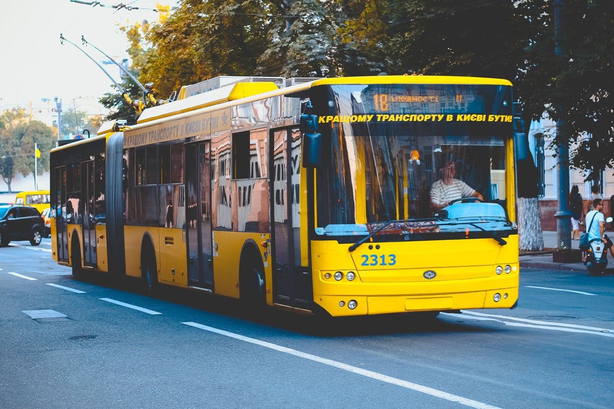 Проїзд у тролейбусах підвищать до 12 гривень: хто і скільки платитиме