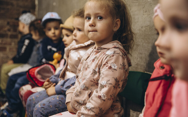 Die Regierung erhöht die Zahlungen für Pflegefamilien: Beträge bis 2028 genannt