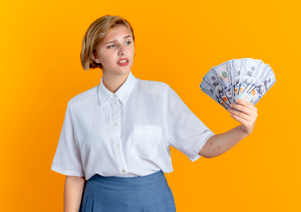 Trzynasta pensja w 2025 roku: kto otrzyma bonus i jak go obliczyć