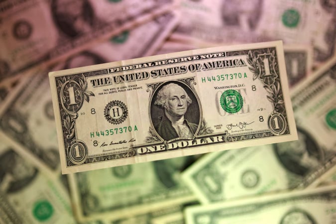 Dollar falls in Asian trading