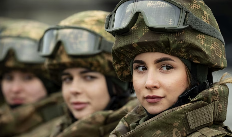 Жінки у ЗСУ з 2025 року: які посади чекають на добровольців