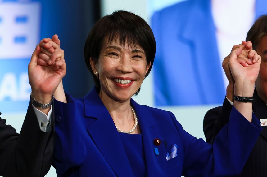 Japonia po raz pierwszy wybrała kobietę na premiera: kim jest Sanae Takahiti