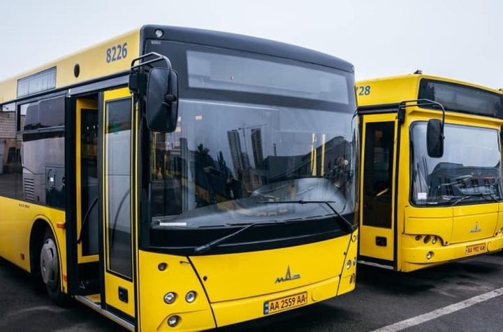 У Києві змінюються маршрути тролейбусів та автобусів: деталі обмежень 28-29 жовтня