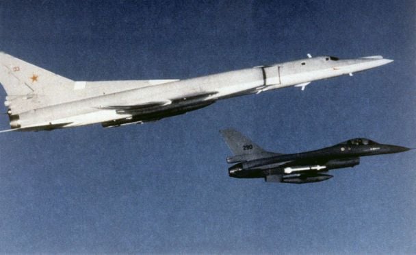 Россияне сбросили 9 авиабомб на Славянск: среди раненых есть дети