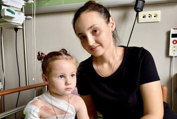4-летняя Александра выжила после удара дрона по дому: история спасения и лечения
