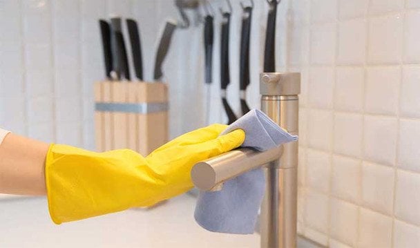 Porządek w 15 minut dziennie: strategia, która eliminuje potrzebę generalnych porządków
