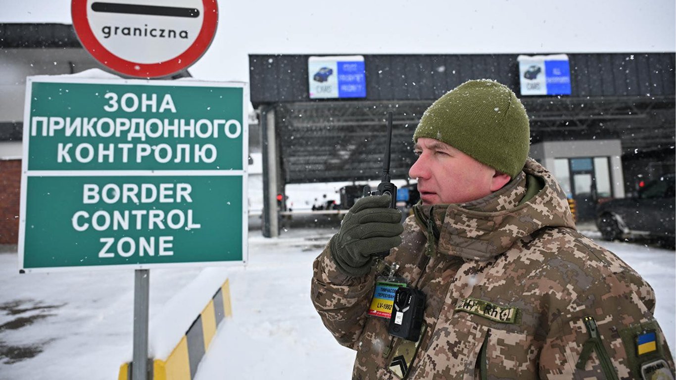 Сбой в работе польской таможни: грузоперевозчики на границе столкнулись с задержками