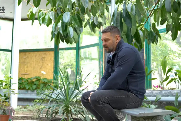 Kolonie mit Fitnessraum und Wintergarten. Zolkіn zeigte, wie man Kollaborateurinnen hält