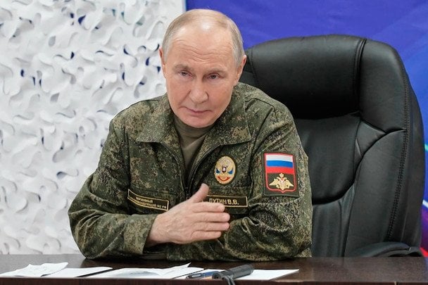 Former British Ambassador to Russia: Peace with Putin is Impossible