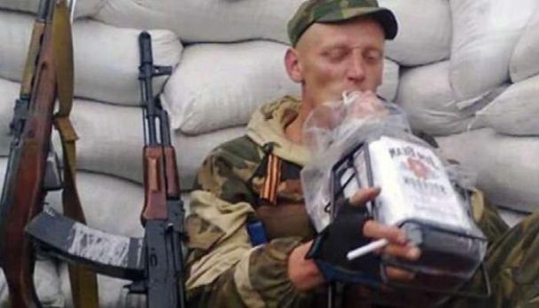 Російські офіцери застосовують тортури
