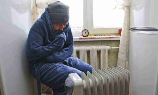 Харьков после обстрелов: более 100 тысяч человек остались без тепла
