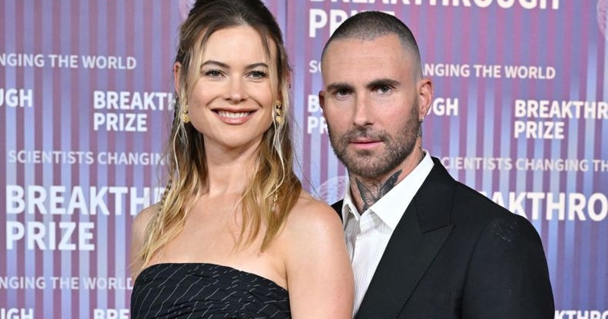 Adam Levine zeigt erstmals seine Familie: Frau und drei Kinder im Bild