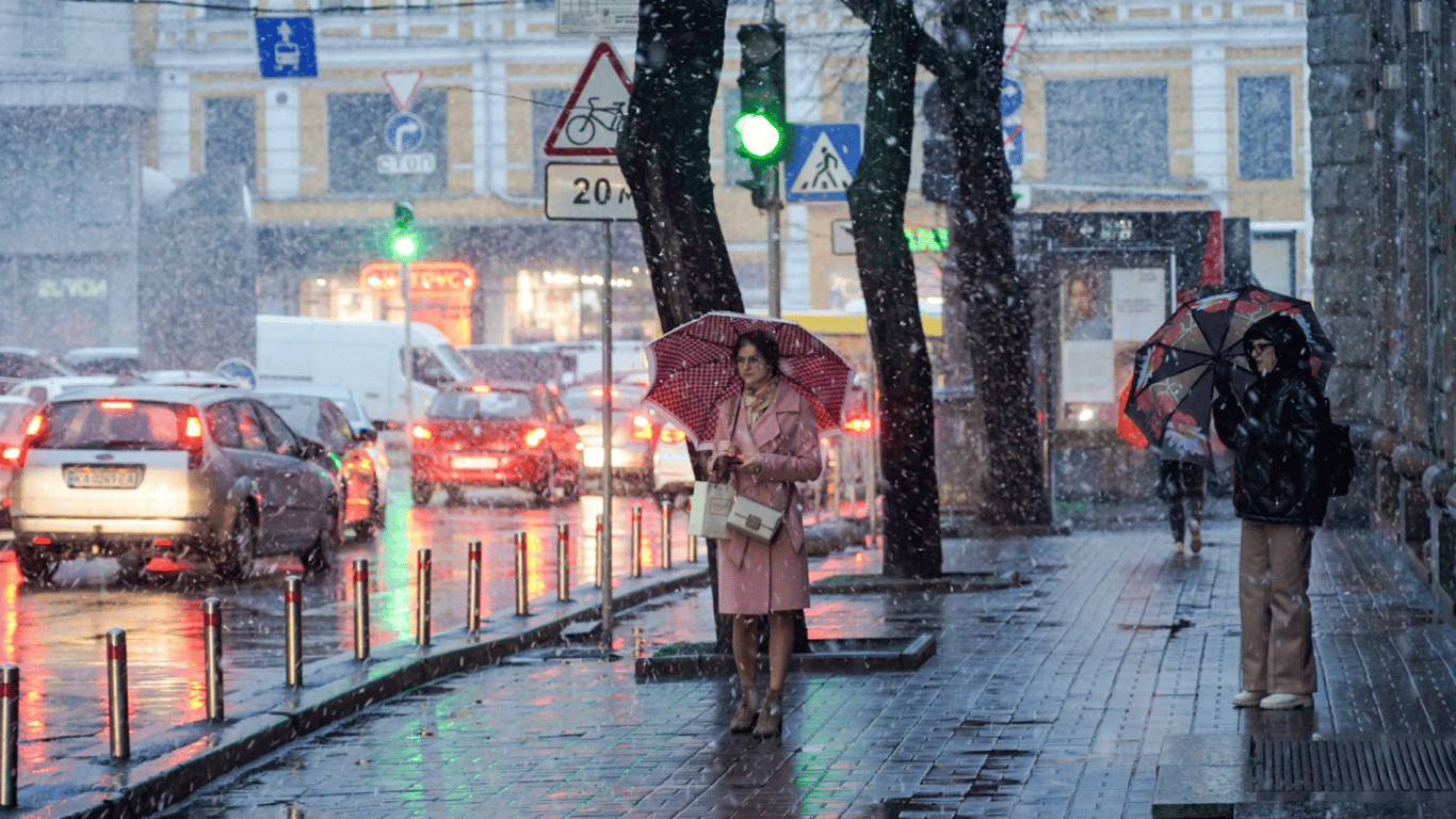 28 февраля в Киеве: температура до +5°С, но дороги гололед