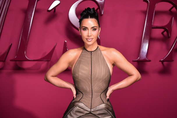 Lewis Hamilton and Kim Kardashian Spark Romance Rumors During English Getaway