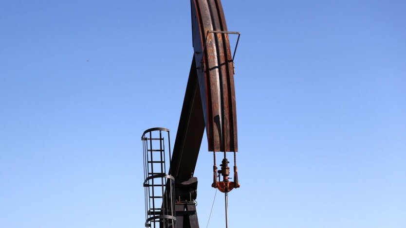 Цена российской нефти рекордно обвалилась