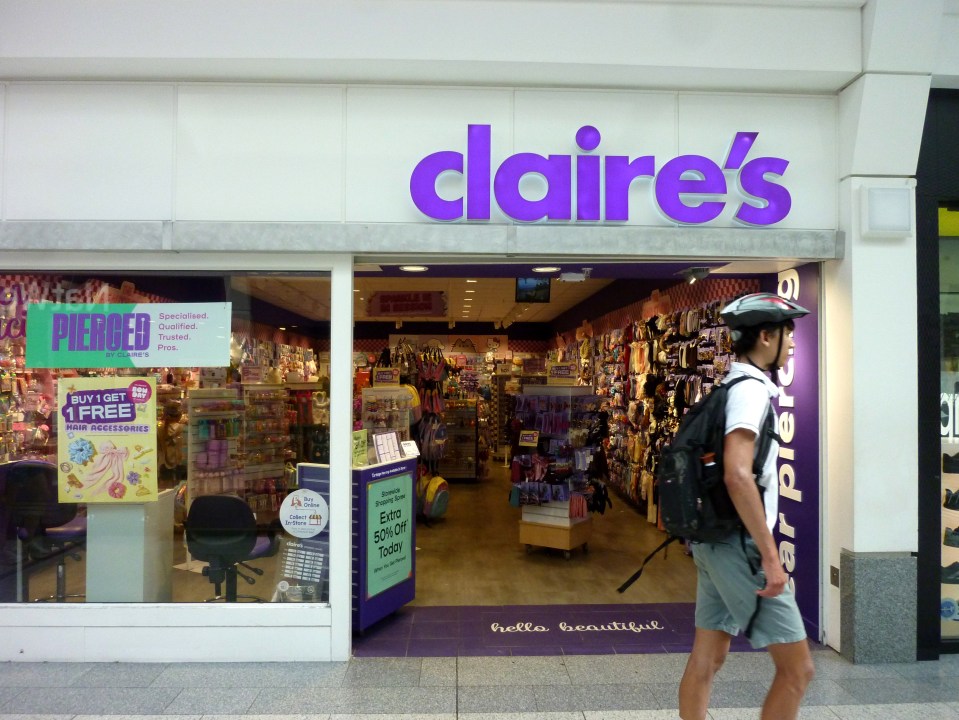 Два інвестори борються за Claire’s: що буде з мережею магазинів в Україні