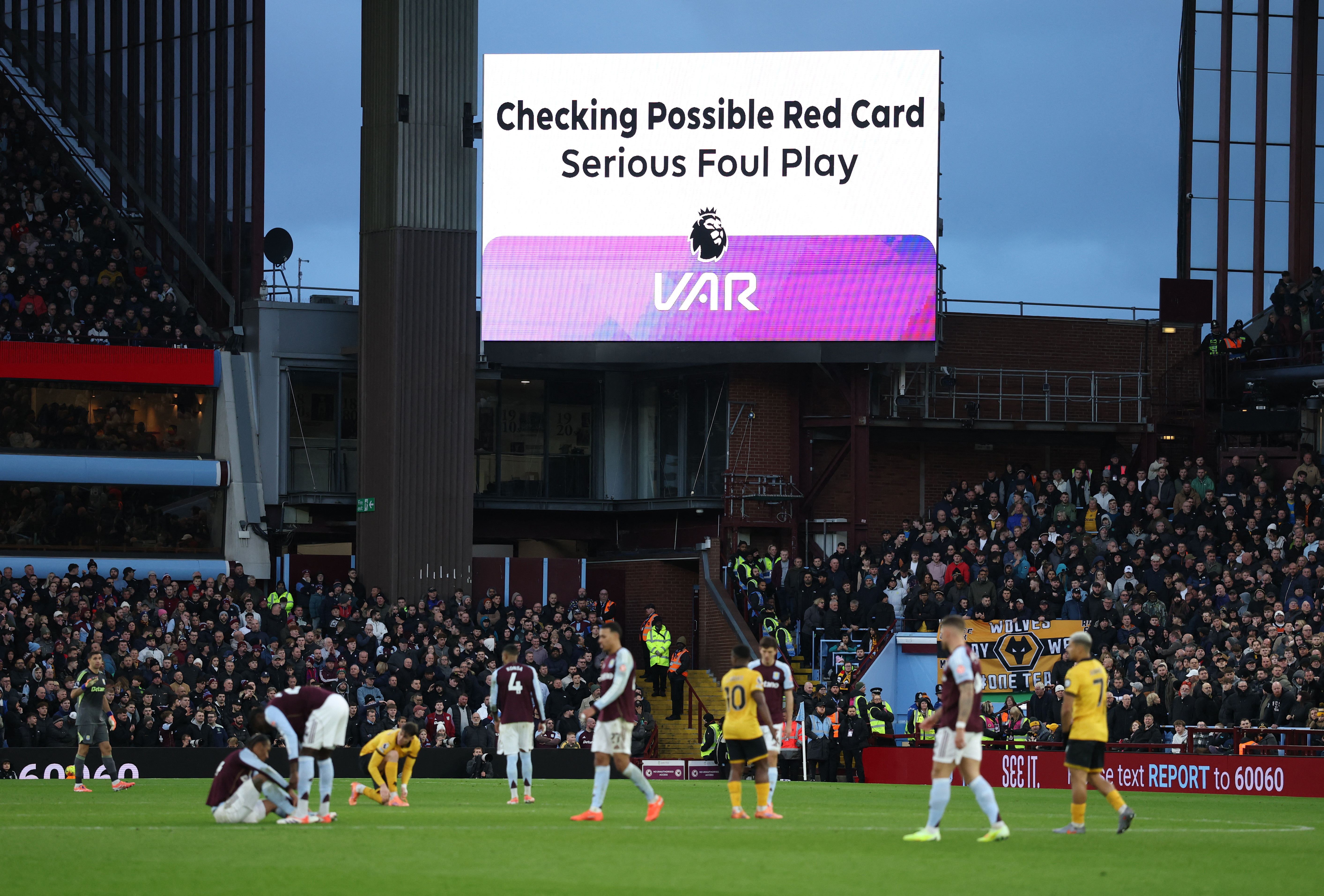 VAR перевіряє гольові моменти на кутах