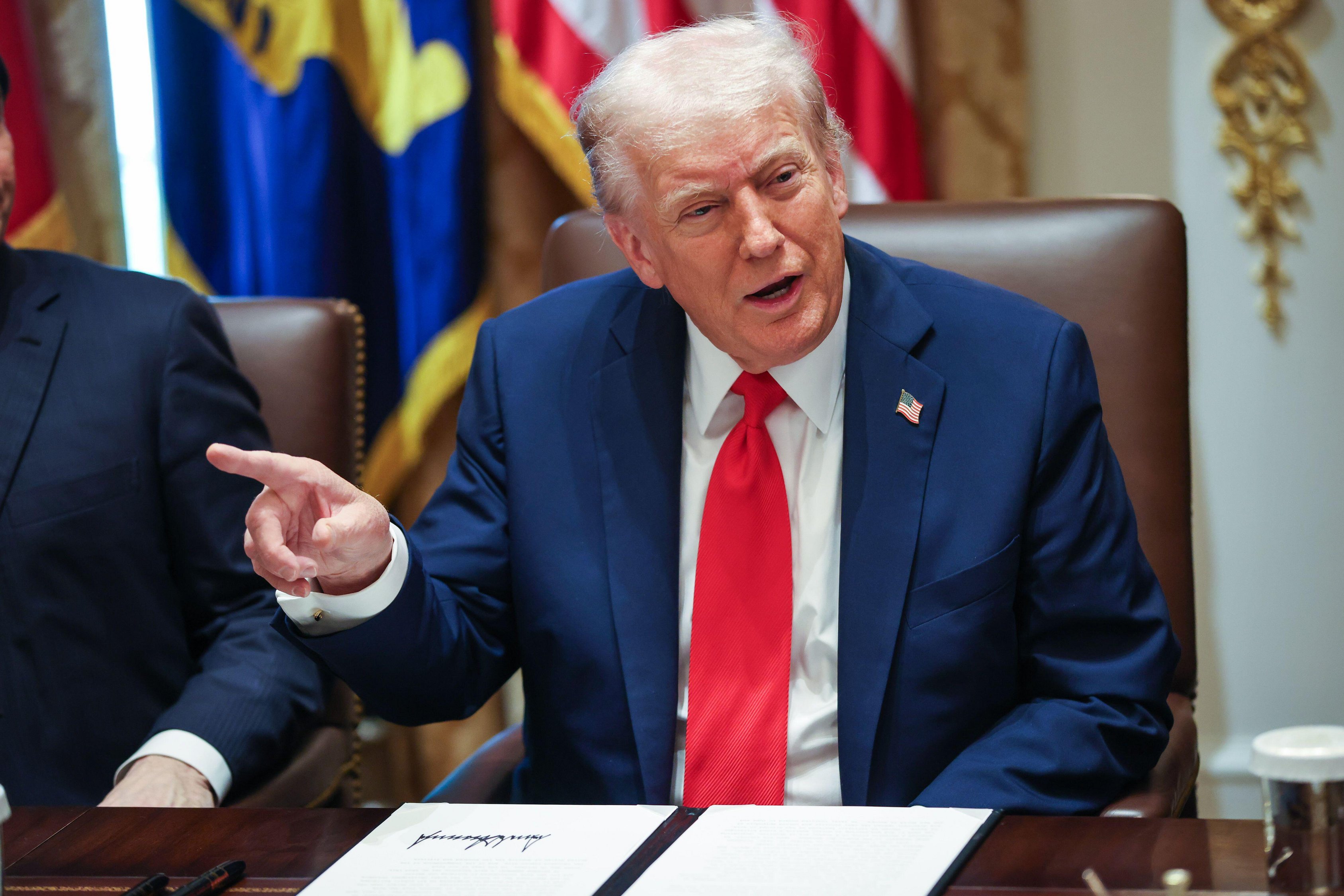 Доктрина Донроу: таємний план Трампа щодо війни з наркоторгівлею у Венесуелі