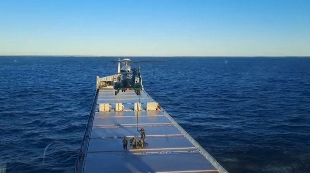 Фінляндія захопила російське судно: його підозрюють у пошкодженні підводного кабелю