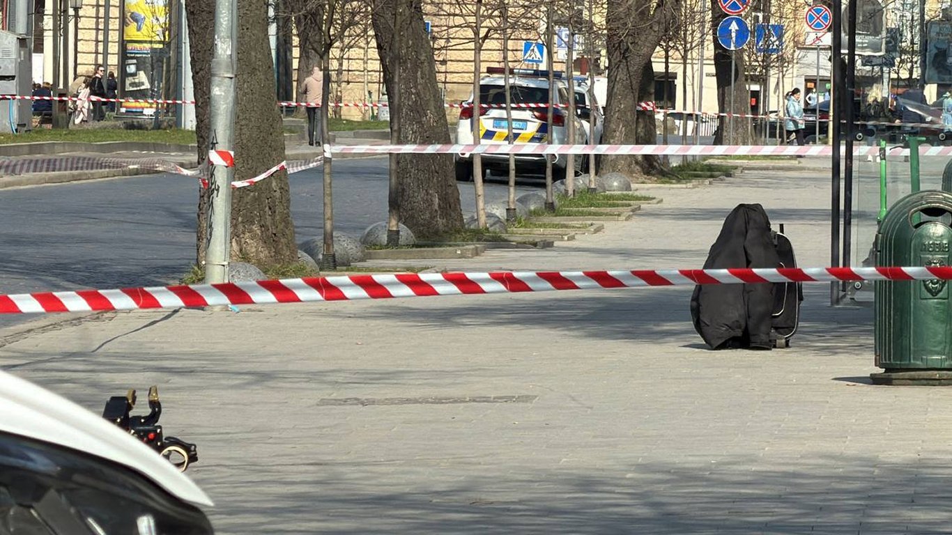 Перекритий центр Львова через сумку