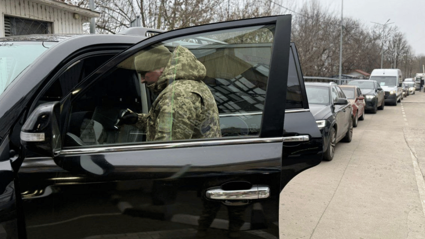 Очереди на границе с Молдовой: водители стоят до 4,5 часов на трассе Одесса — Рени