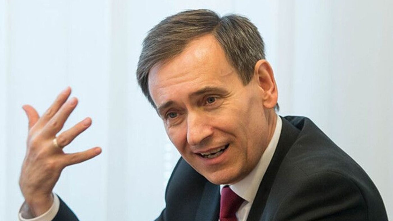Зеленський обговорює оборонні стратегії
