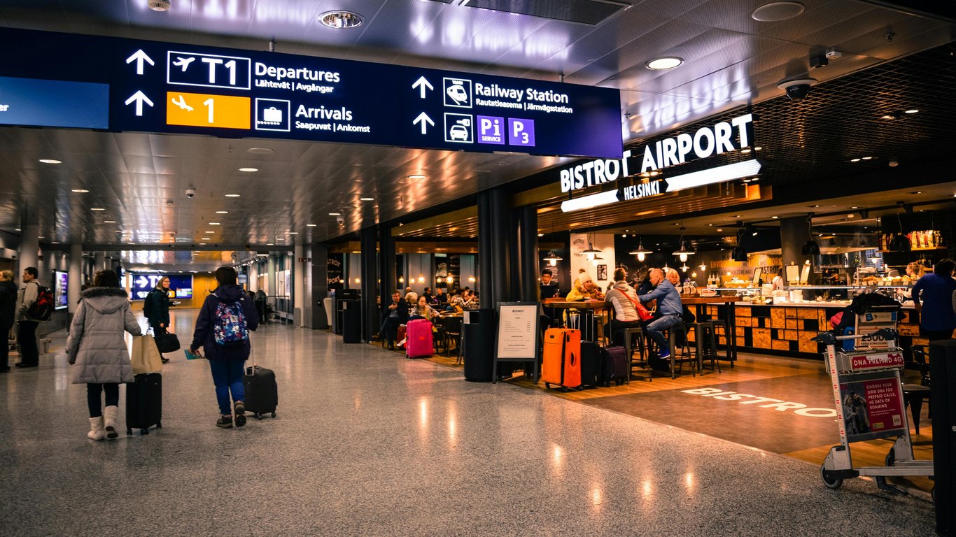 Куда смогут ездить украинцы без виз в 2026 году: новые правила поездок