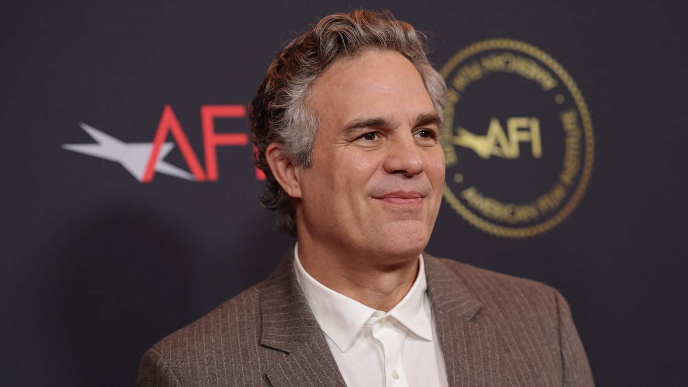 Mark Ruffalo pokazuje, jak zaprojektować małą kuchnię: drewno, marmur i metal w harmonii