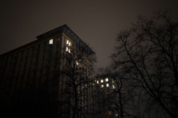 Через массированные обстрелы РФ: в Украине ввели аварийные отключения света
