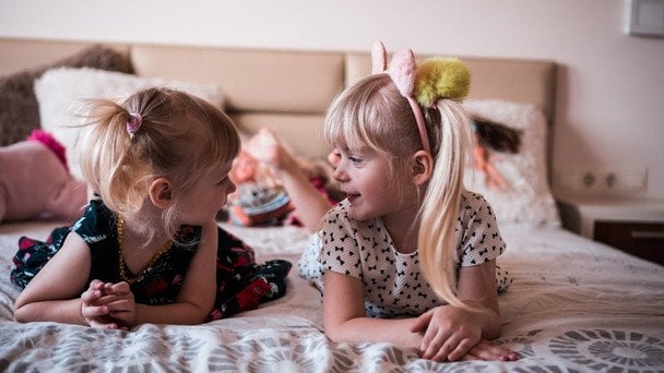 Posiadanie dzieci nie gwarantuje szczęścia – nowe, obszerne badanie obala mit rodzicielstwa