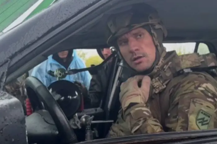 Taras Tsymbaliuk antwortete auf die Kritik eines Soldaten zur Uniform im Film Hallo Februar
