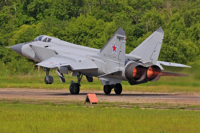 Російські МіГ-31 над Балтикою: Зеленський попередив про дестабілізацію