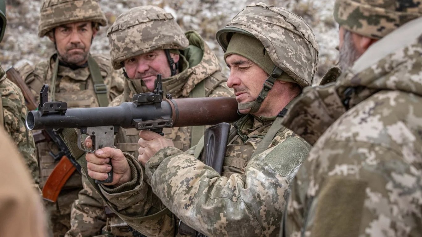 Військовий пенсіонер повертається на службу