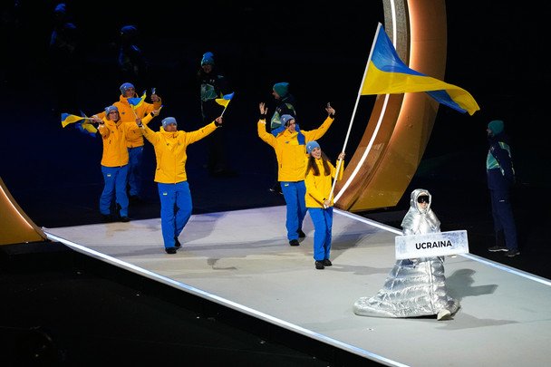 Россиянка со смешной табличкой 'Украина'
