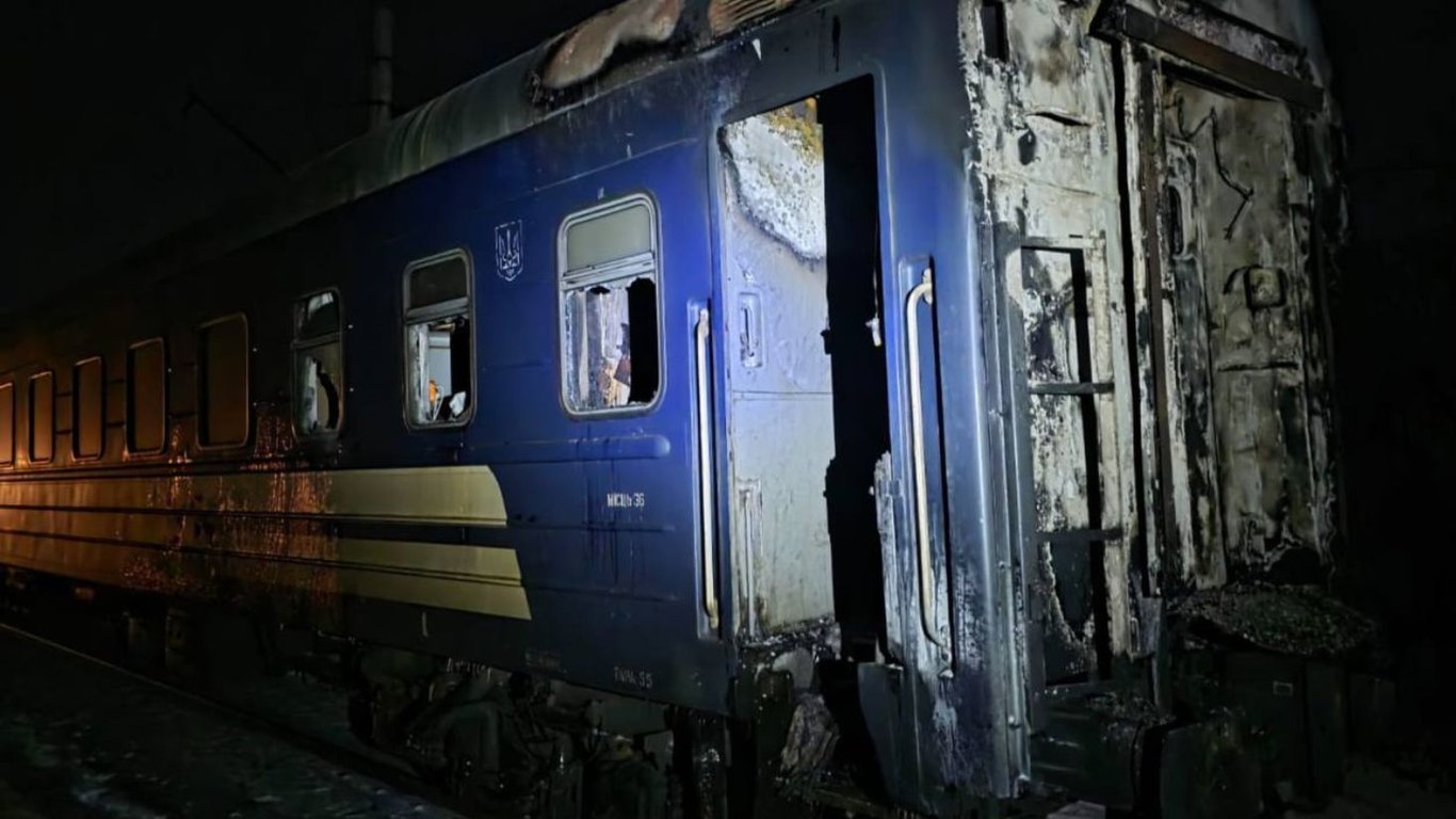 Удар по пассажирскому составу в Харьковской области: не менее пяти жертв