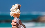Ben & Jerry's stworzyli lody, które nie topnieją na słońcu: w czym tkwi sekret