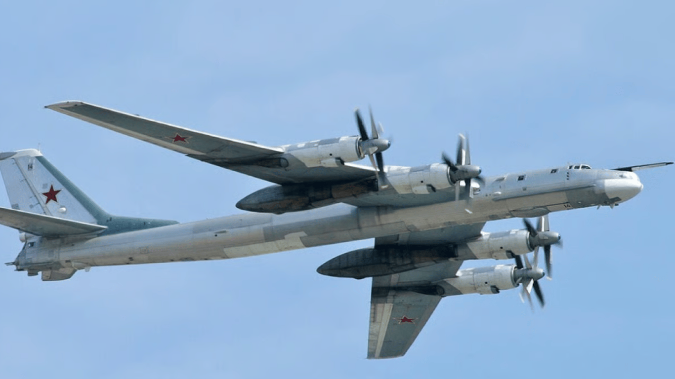 Удар стратегической авиации России: Ту-95МС выпустили ракеты по Украине