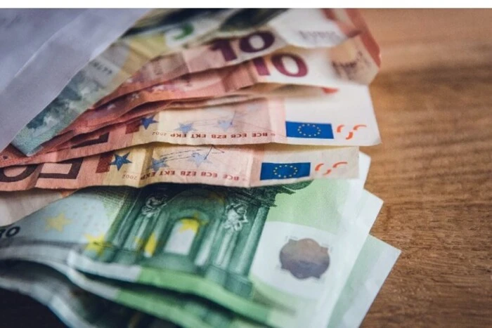 A scandal has arisen in Lithuania regarding payments for Ukrainian refugees