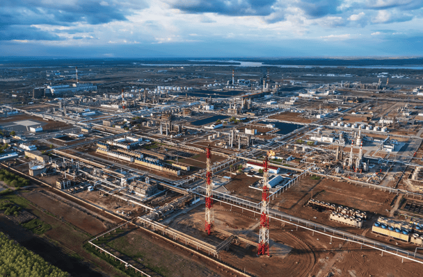 После удара дронов остановилась работа Волгоградского нефтезавода