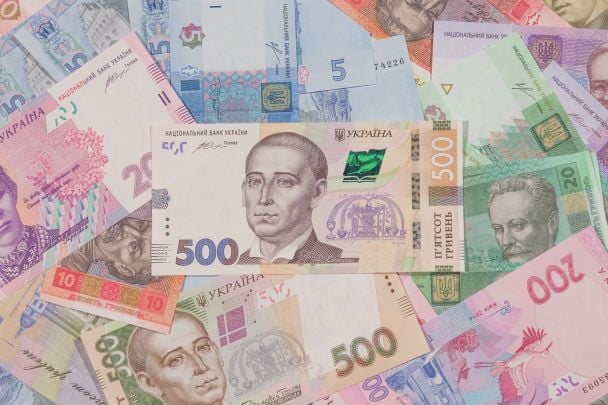 Зростання пенсій з 1 січня 2026: нові суми мінімальних та максимальних виплат