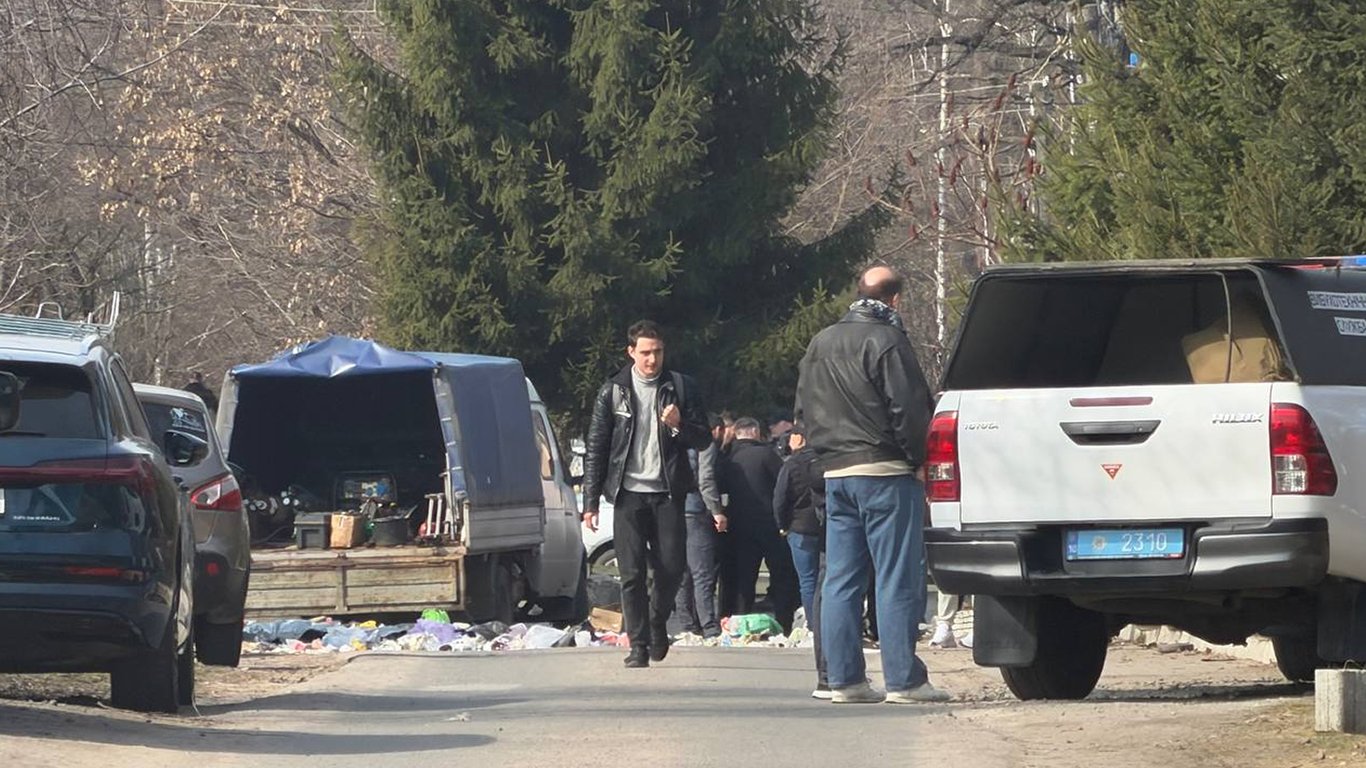 Полицейские ранены взрывом болтов