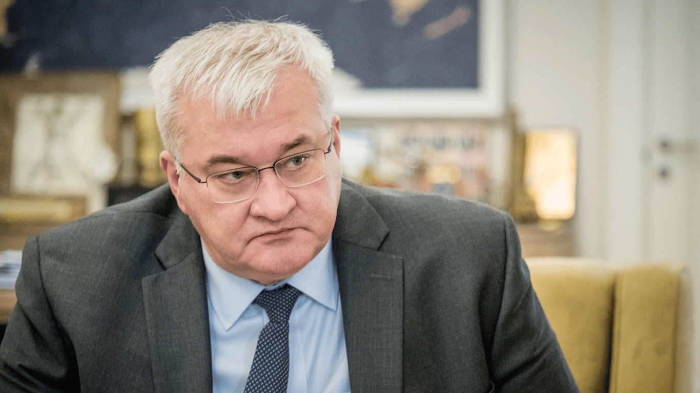 Зустріч з Угорщиною відкладено