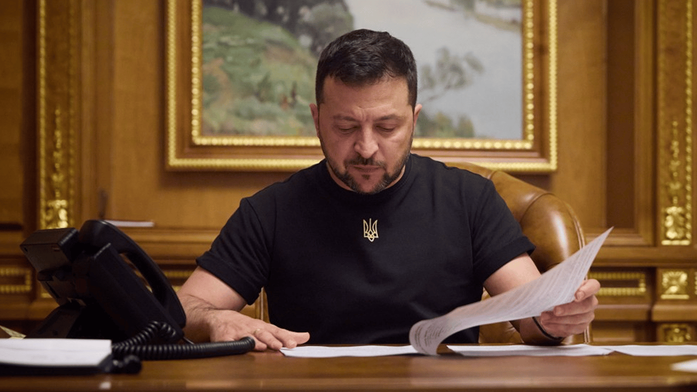 Зеленський підписує закон про зарплати