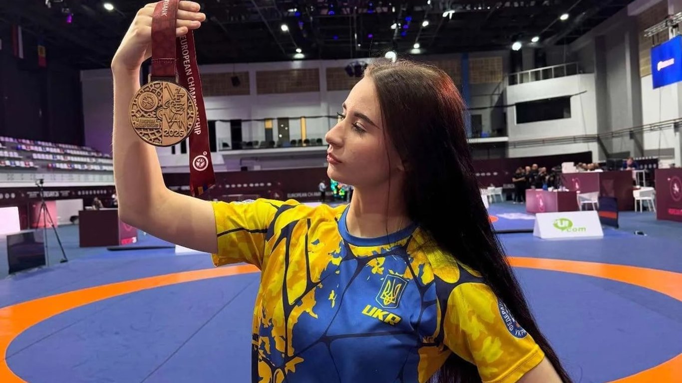 Ukrainian wins European Pankration Championship as Russian athletes walk off podium during anthem