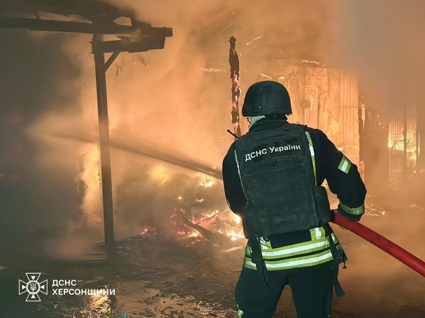Обстрел Херсона: пострадали семь женщин, самой старшей из них 86 лет