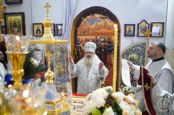Скандальний митрополит Павло Лебідь очолив службу в монастирі з нелегальною школою