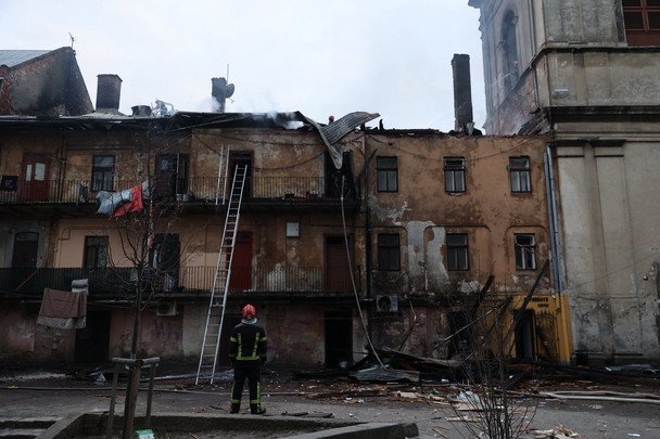 Дрон попал в квартиру во Львове