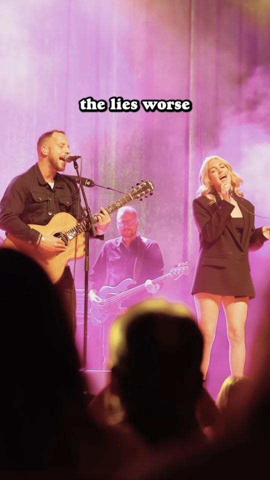 James Morrison Debuts Daughter on Stage: Touching Duet